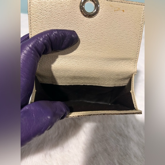 GUCCI Compact Wallet in beige canvas and cream leather. Authentic & pre-owned. - Picture 7 of 11